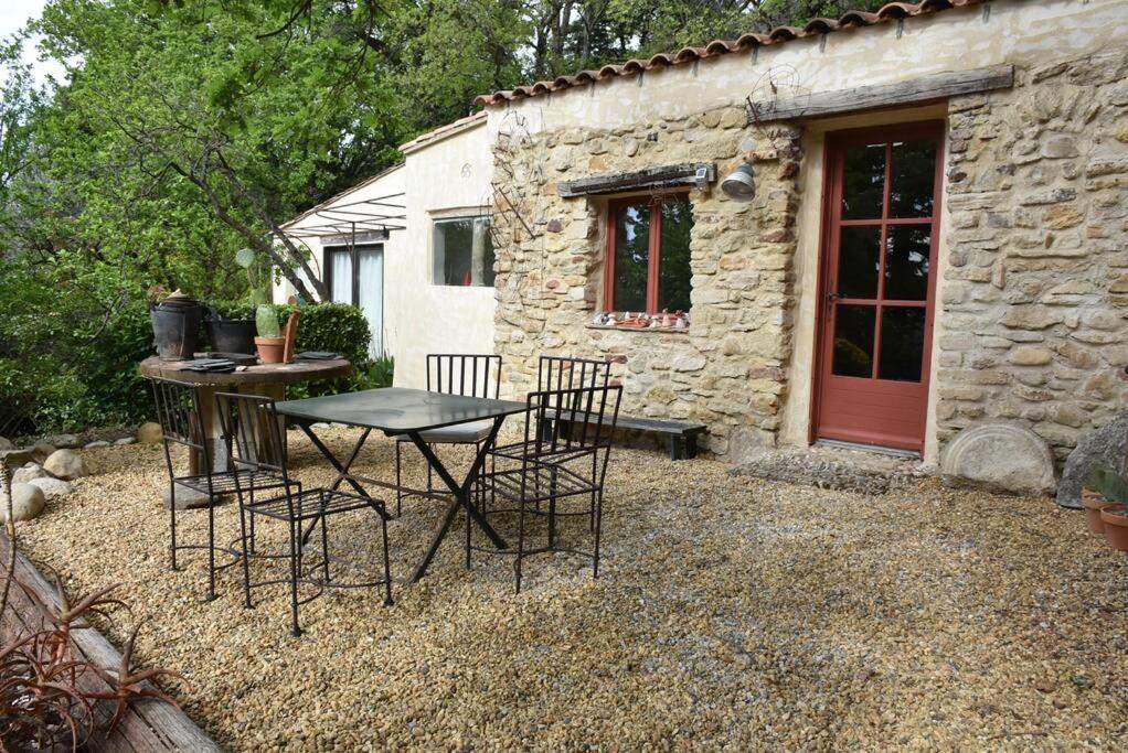 La Petite Maison Des Artistes Seguret Exterior photo