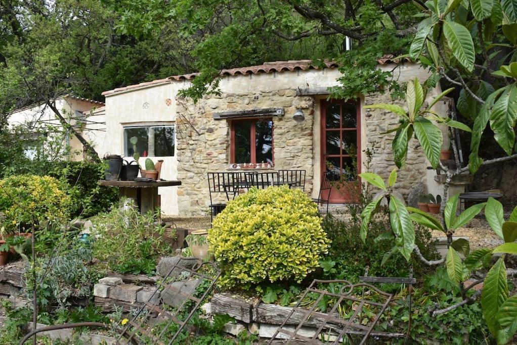 La Petite Maison Des Artistes Seguret Exterior photo